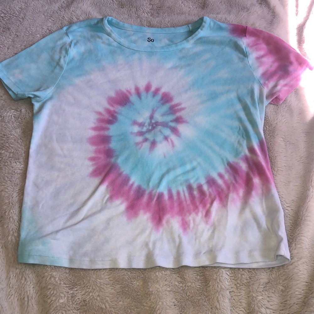 Tie dye t-shirt 💗💙🤍